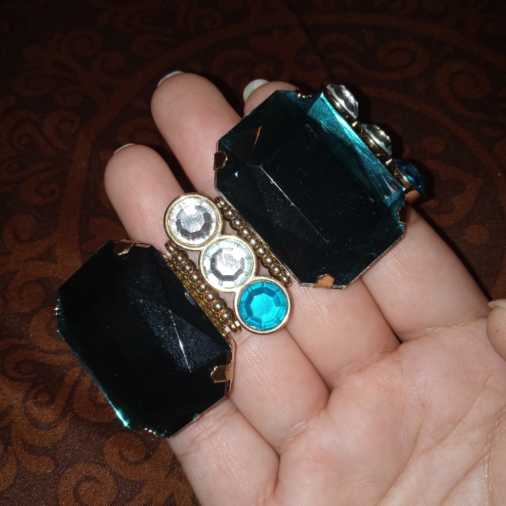 Stretch jeweled bracelet/cuff